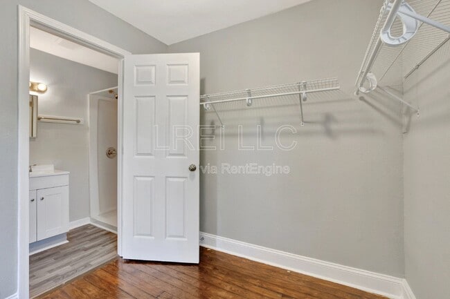 Building Photo - 1517 Shingo Ave