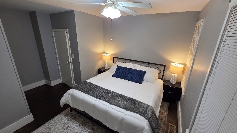 Building Photo - 1955 W 58th St