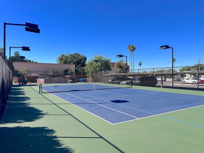 Building Photo - 3031 N Civic Center Plaza