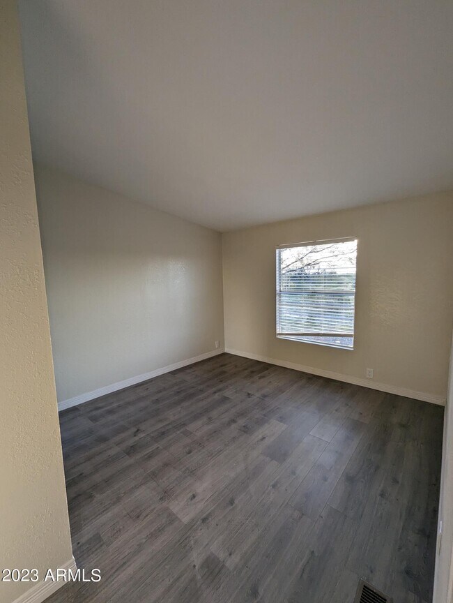 Building Photo - 22455 N Royd Rd