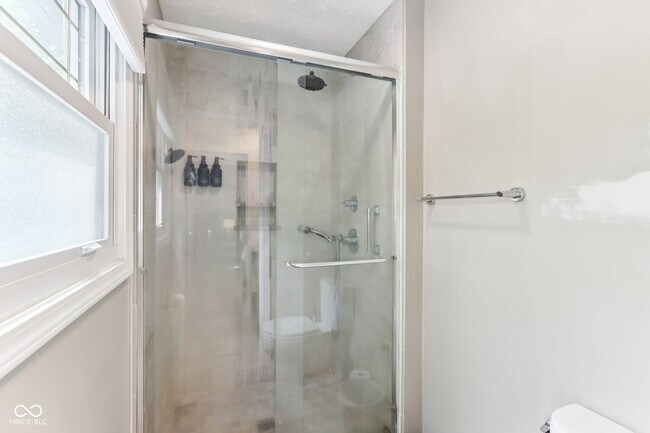 Building Photo - 521 Thornberry Dr