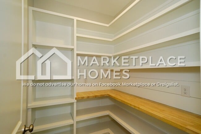 Building Photo - 1067 Harrison Bayou Dr