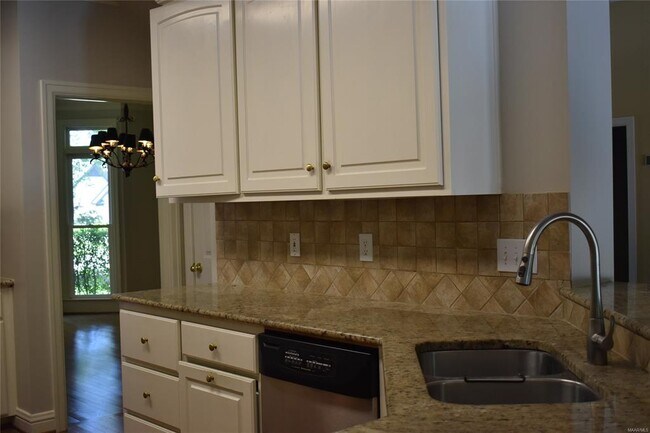 Building Photo - 8212 Glynnwood Dr