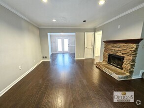 Building Photo - 2BR Townhouse in Roswell