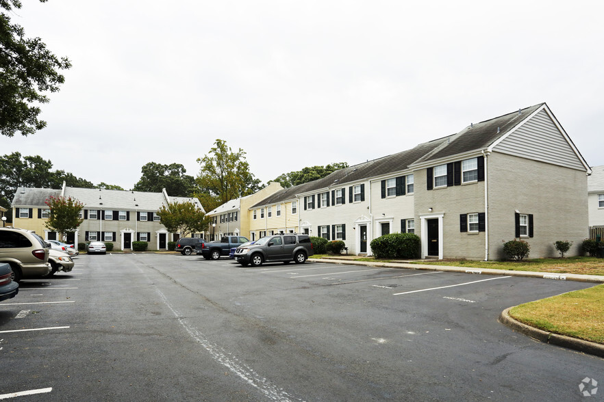 Building Photo - Hilton Village Townhomes