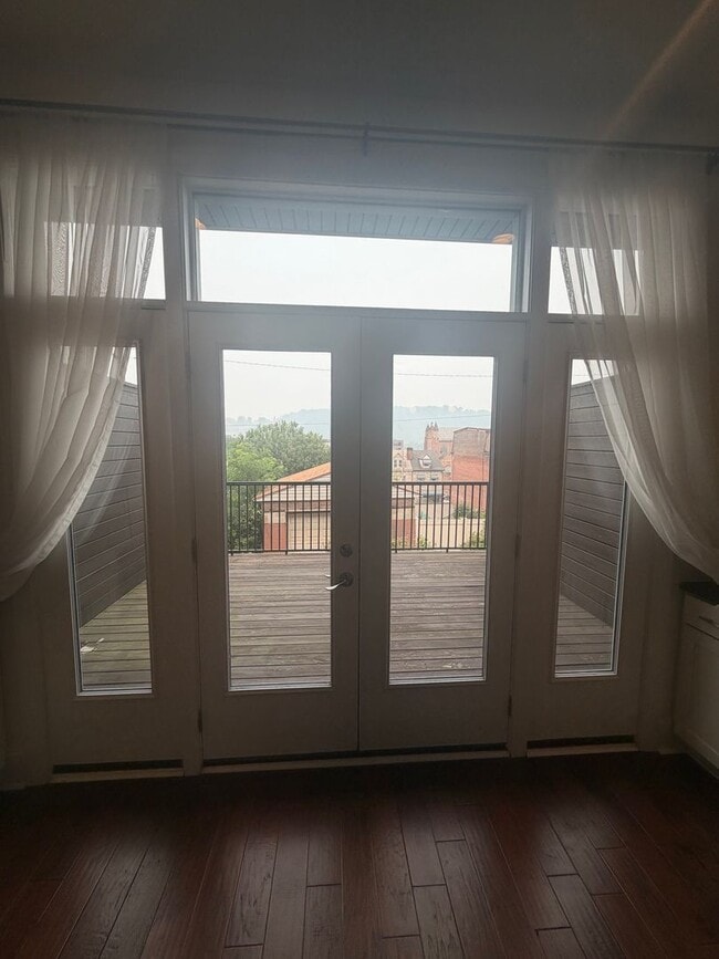 Building Photo - Luxury 3 Bedroom Condo in the Heart of Lawrenceville