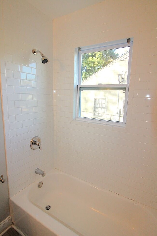 Building Photo - Welcome to Your New Home in Enderly Park!