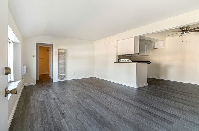 Building Photo - 20326 Saticoy St