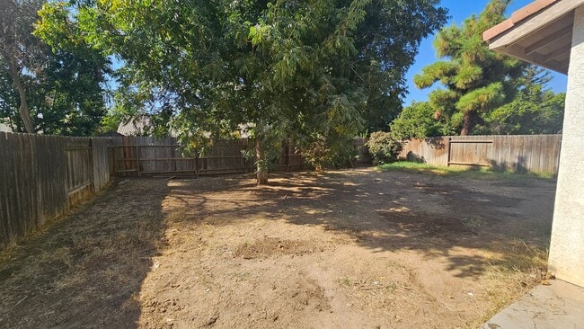 Building Photo - 8503 Mainsail Dr