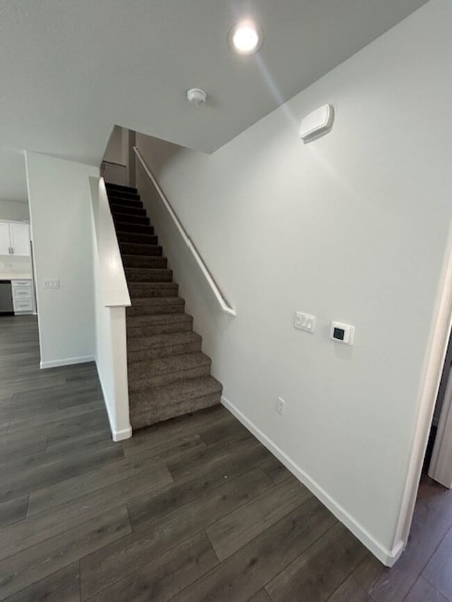 Building Photo - Brand New Home