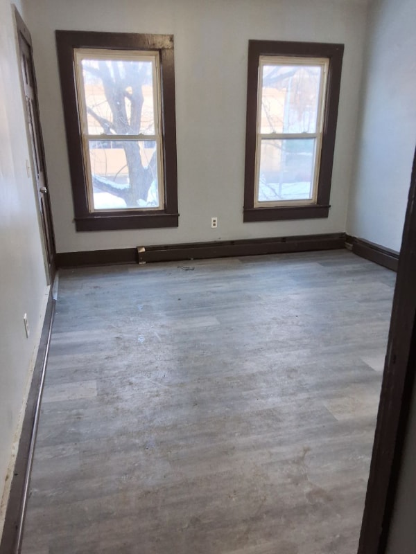 Building Photo - 714 Main St