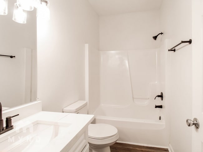 Building Photo - 1070 4th St NW