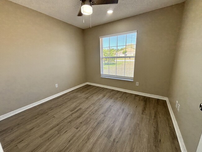 Building Photo - 12037 Goldenstar Ln