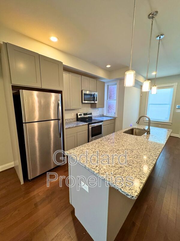 Building Photo - 842 N Patterson Park Ave