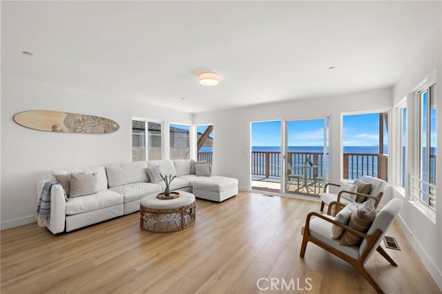 Building Photo - 1045 Gaviota Dr
