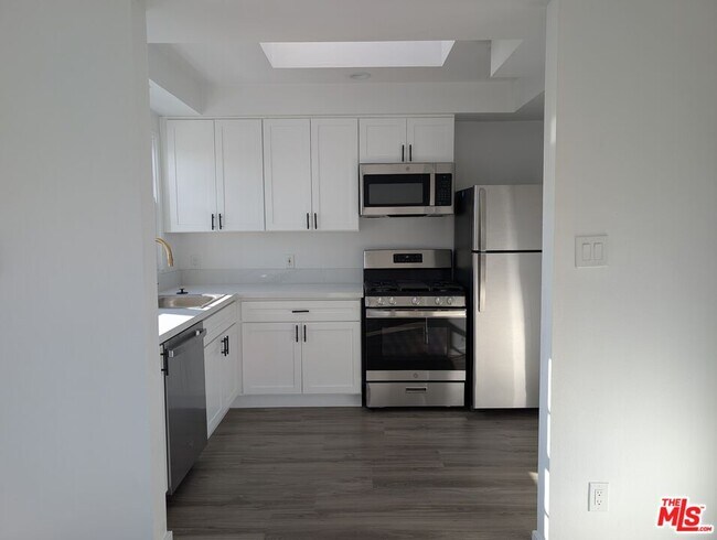 Building Photo - 1147 24th St