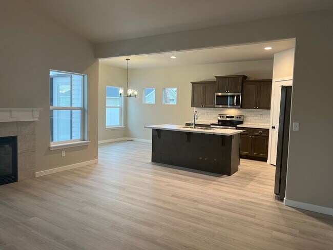 Building Photo - 1214 Starlight Loop