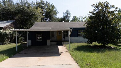 Building Photo - 3 Bedroom Rent to Own Home Available!