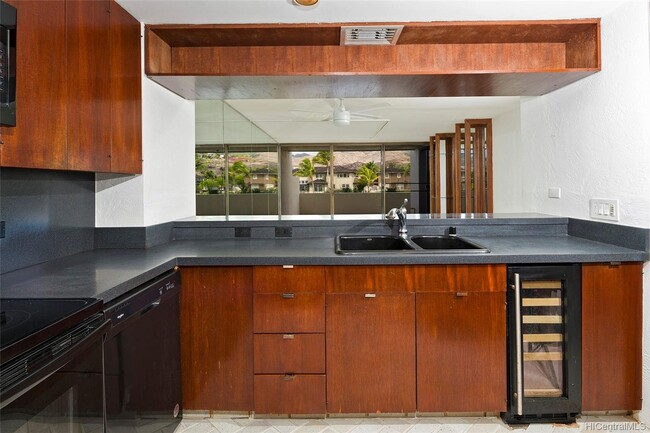 Building Photo - Esplanade on the water