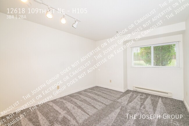Building Photo - 12618 109th Ct NE