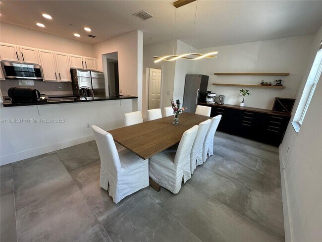 Building Photo - 2662 SW 118 Rd