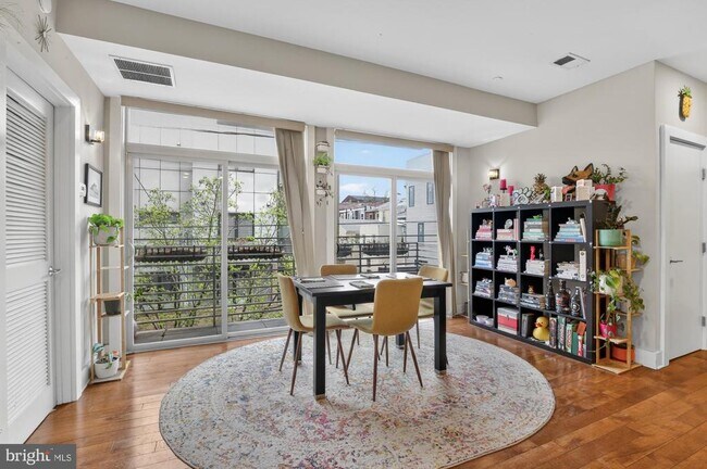 Building Photo - 1535 N Philip St