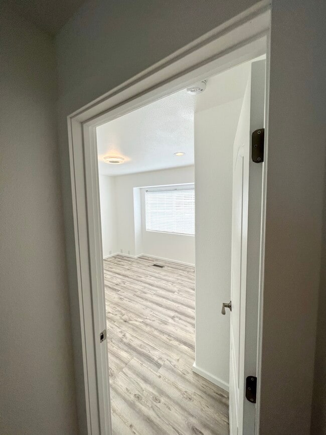 Building Photo - 4702 S Palouse Ct