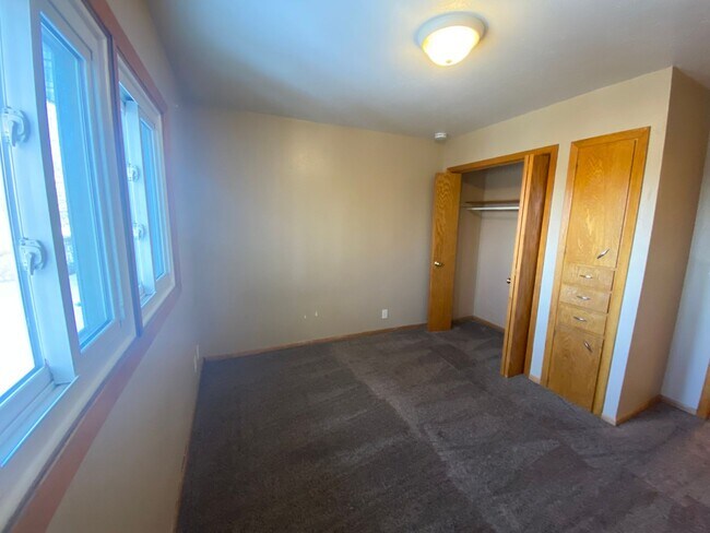 Building Photo - 1810 N 14th St