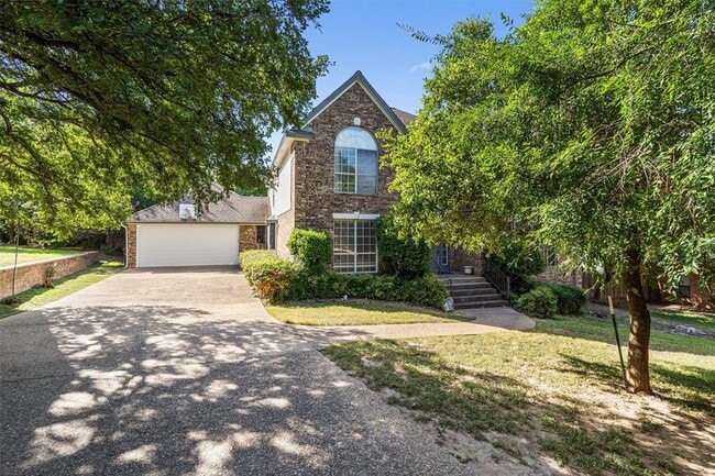 Building Photo - 1903 Port Royal Dr