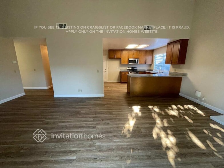 Building Photo - 267 Bowline Dr