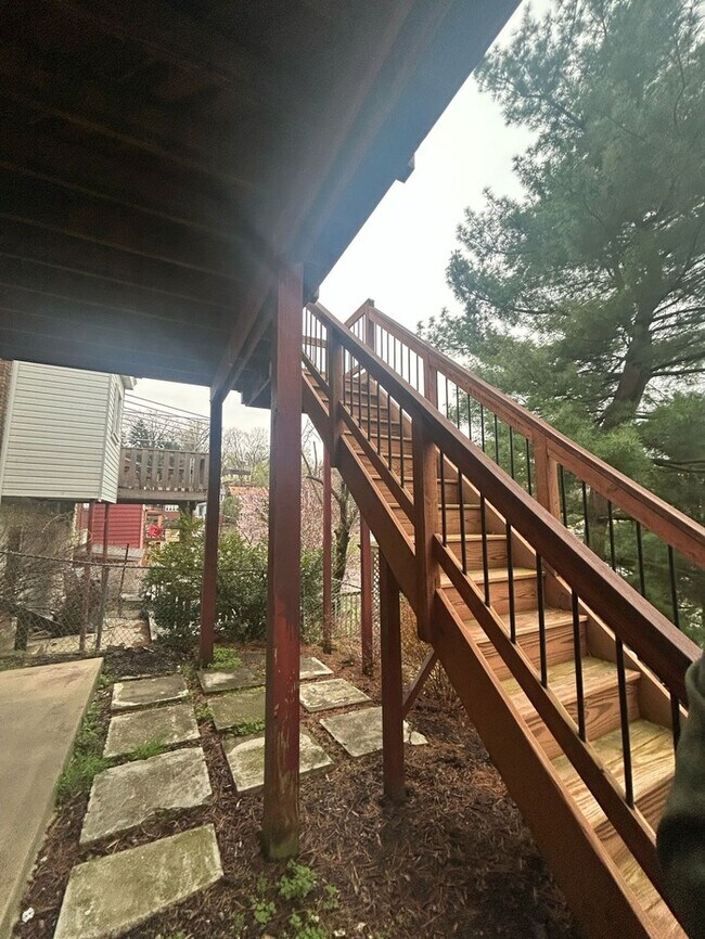 Building Photo - 3306 Regan Ave