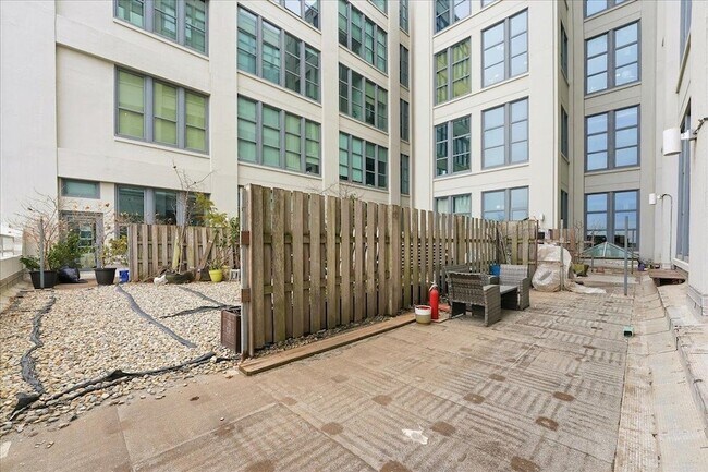 Building Photo - 50 Dey St