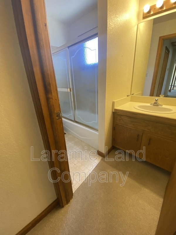 Building Photo - 2664 W Jefferson St