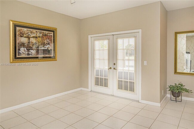 Building Photo - 1651 Hawthorne Pl