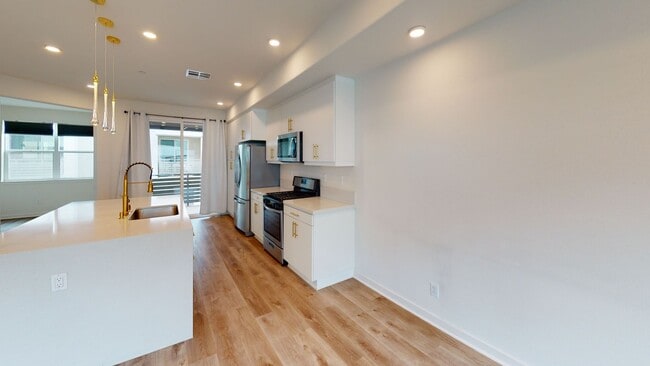 Building Photo - Delightful 3/2.5 condo in Rancho Cucamonga...