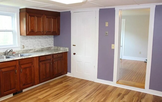 Building Photo - 35 Canaan St