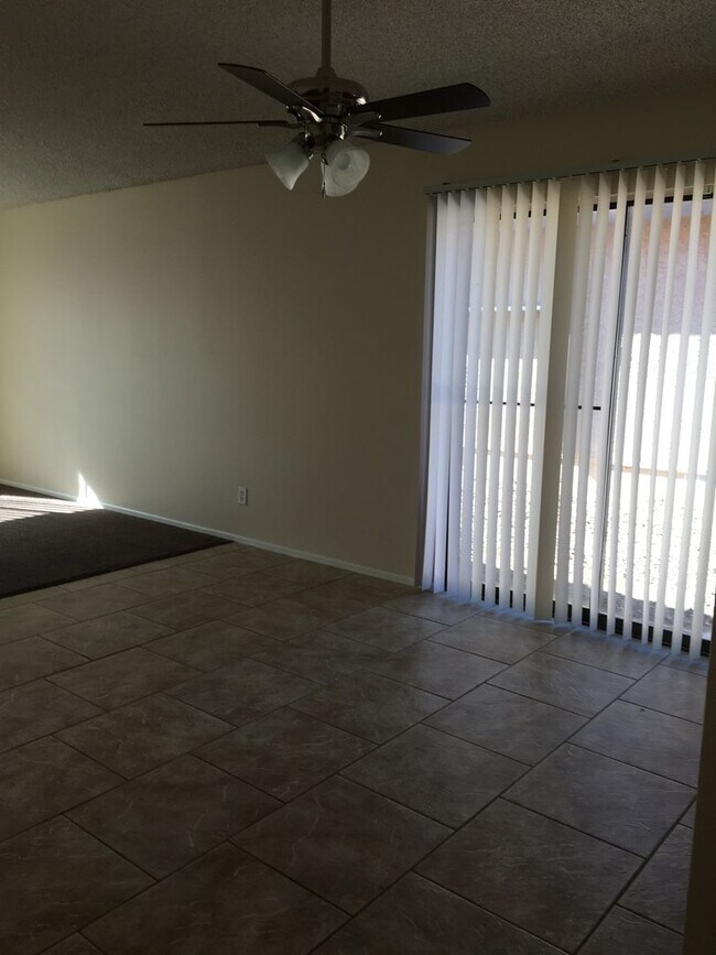 Building Photo - Great Location close to shopping at Durango and Summerlin Parkway