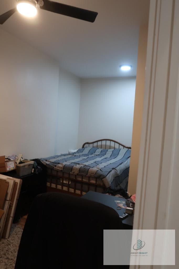 Building Photo - 4526 N Sheridan Rd