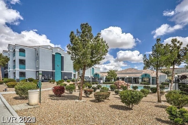 Building Photo - 6955 N Durango Dr