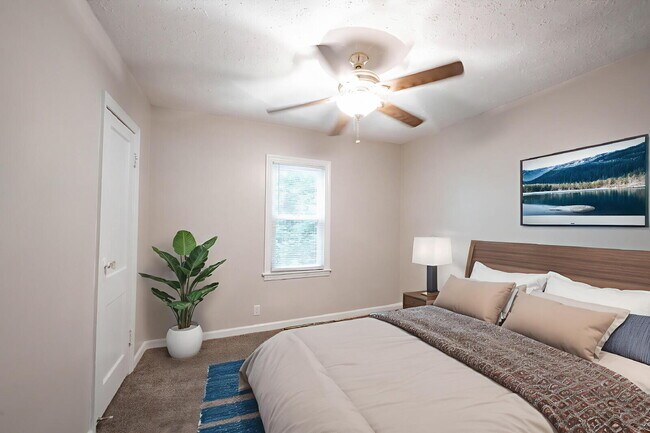 Building Photo - "Charming 3-Bed Home in Indianapolis – Coz...