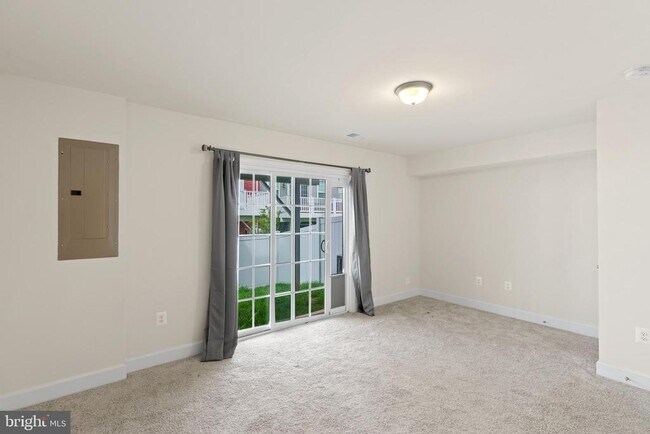 Building Photo - 10720 Shadewell Spg Wy