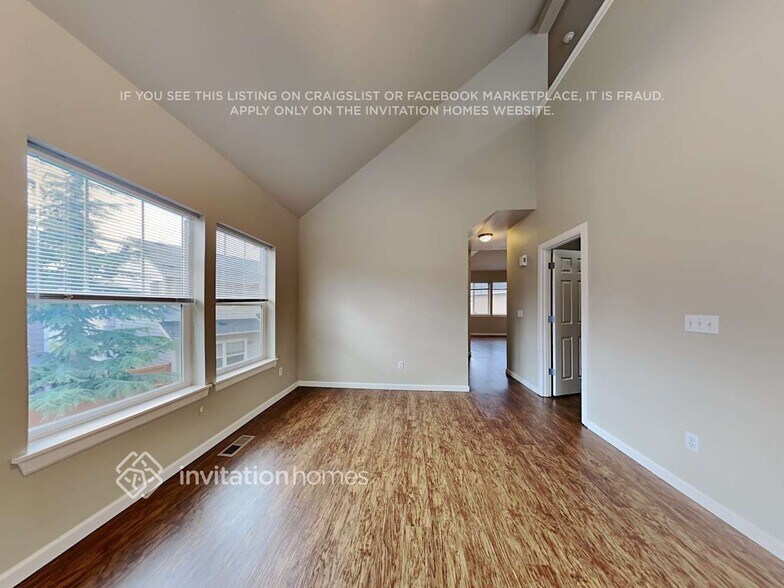 Building Photo - 521 50th St SE