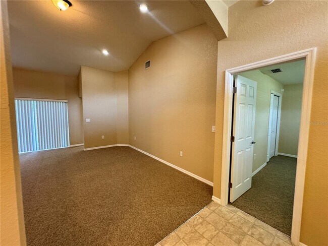 Building Photo - 4876 Summerfield Cir