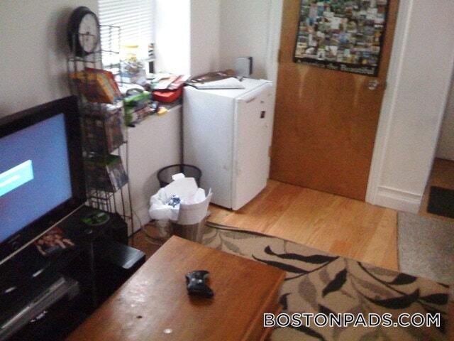 Building Photo - 64 Louis Prang St