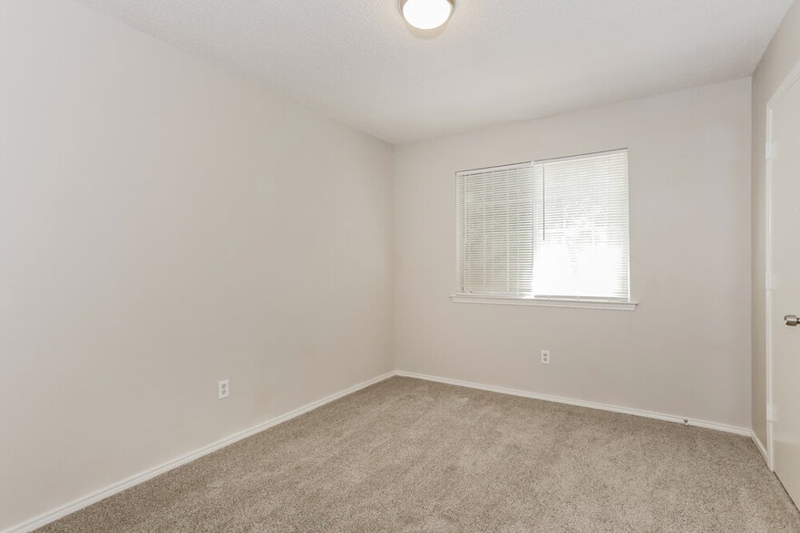 Building Photo - 4530 Lizzy Dr