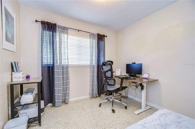 Building Photo - 5635 24th Ave N