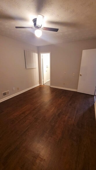 Building Photo - 2915 Lajean Dr