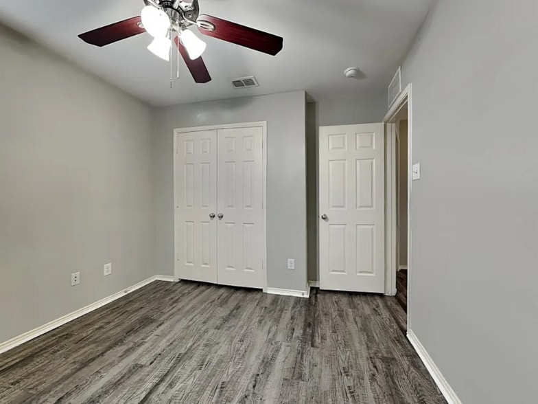 Building Photo - 118 Abelia Dr