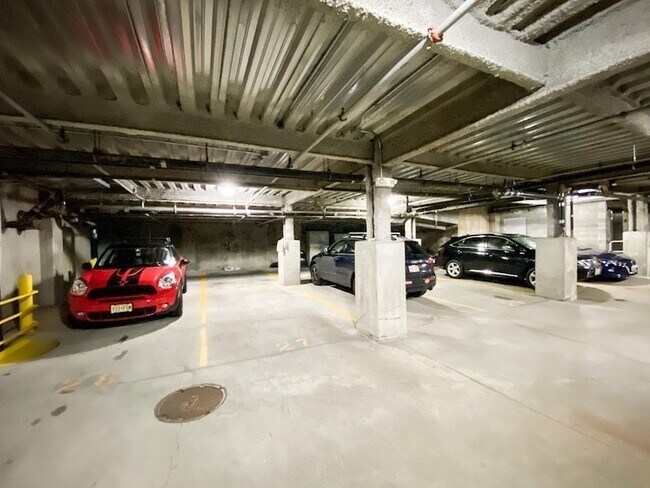 Building Photo - 323 Boylston St