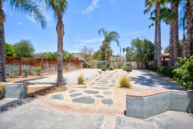 Building Photo - 14794 Goldenrain Dr